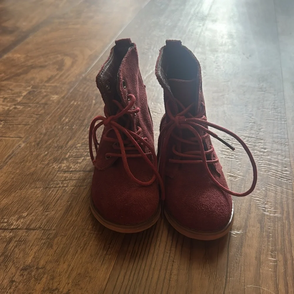 Burgundy, sweet honey boots.